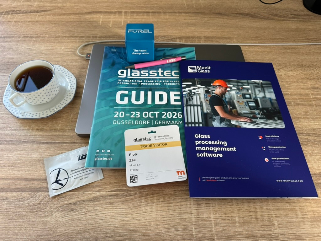 Trade fair visitor guide, visitor badge and MonitGlass brochure